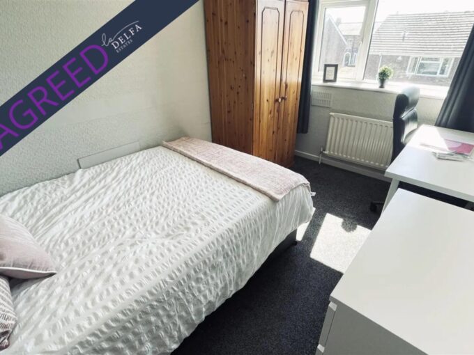 6 bed – Hayes Park, Chester